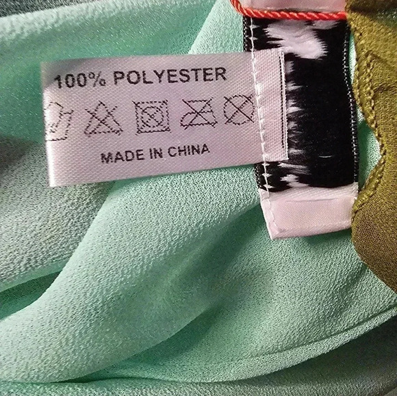 YLhighton Cardigan O/S NWT - Picture 5 of 5